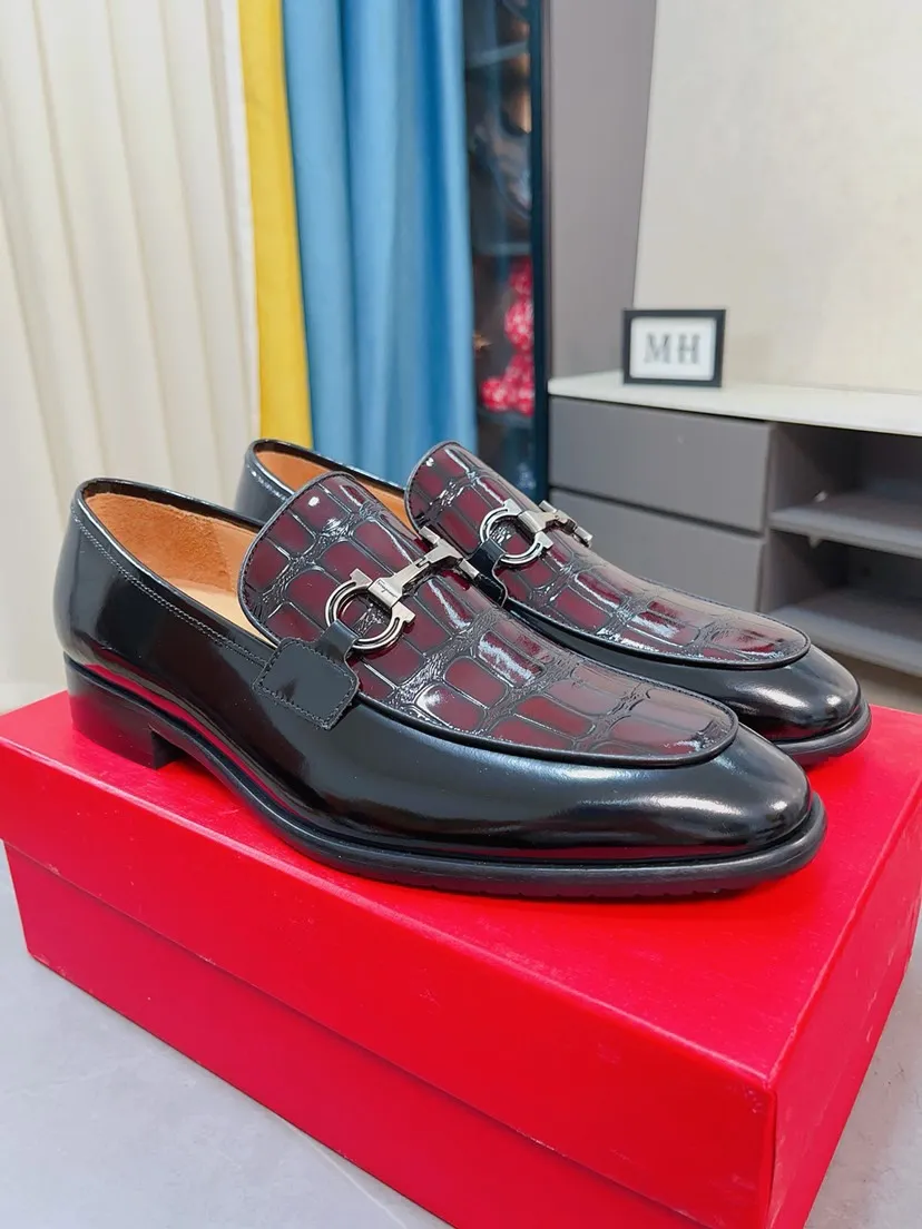 Men's shoes💰500🌸🌸[Ferragamo] Ferragamo's top men's business leather shoes💯Original copy of the official website, the upper is made of imported official website 1:1 material🍁Italian embossed cowhide🇮🇹Imported water-dyed leather lining. It’s definitely not made with ordinary craftsmanship, it’s the model used by celebrities! The factory’s craftsmanship is designed to create the most perfect shoes for trendy men! Code number 38-44 (45 can be customized)